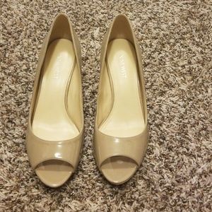Nine West nude pump